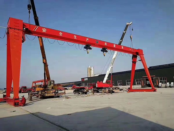 gantry crane with electric hoist