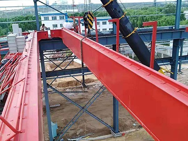 Precautions for operating a double beam crane